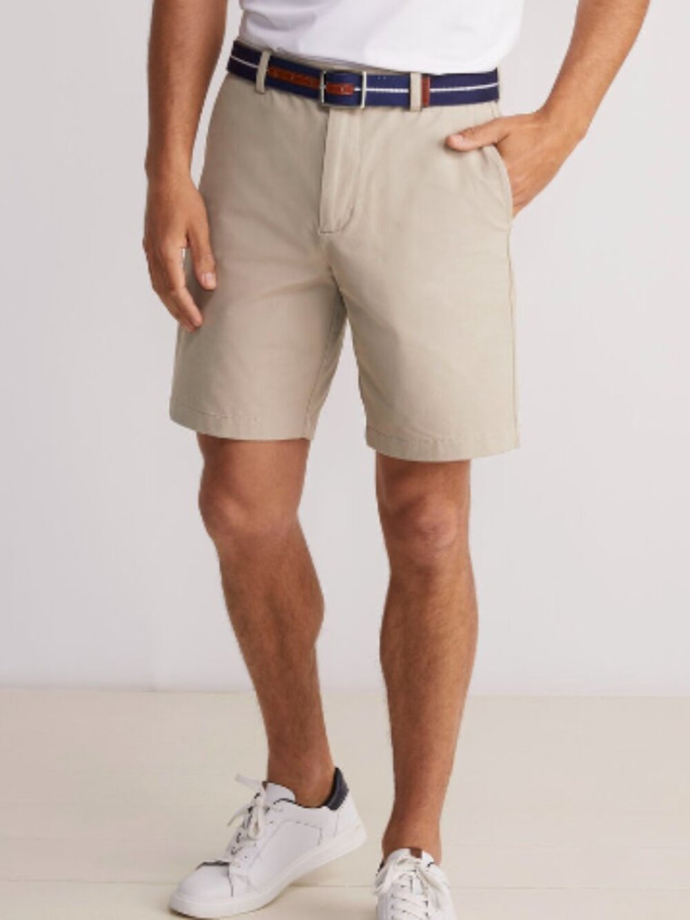 Vineyard Vines Khaki Shorts size 28